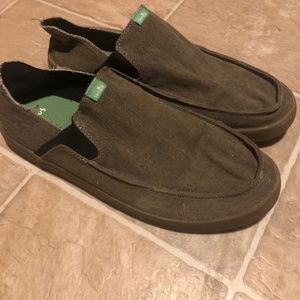 Sanuk shoes